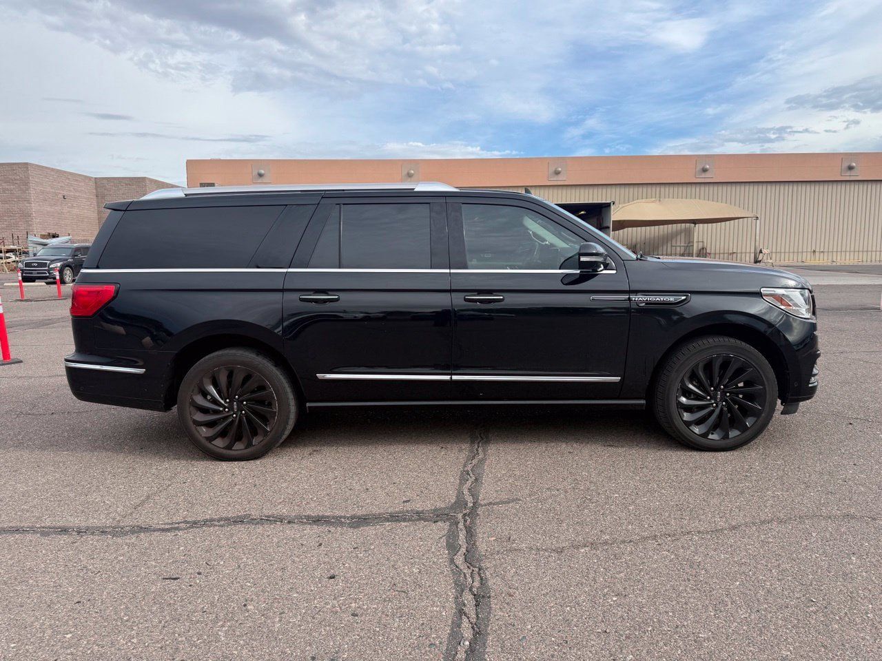 Used 2021 Lincoln Navigator L Reserve AWD/4WD image 4
