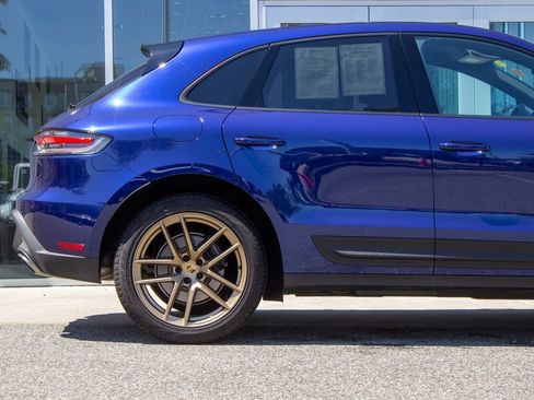 Used 2025 Porsche Macan AWD/4WD image 6