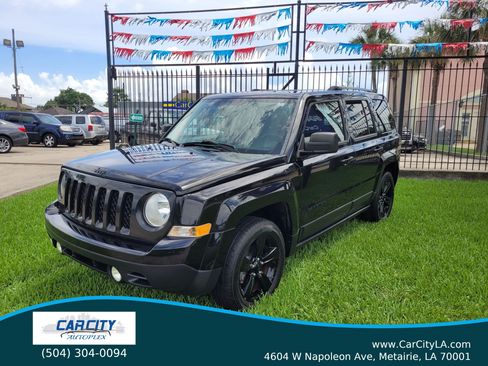 Used 2015 Jeep Patriot Sport w/ Power Value Group FWD image 3