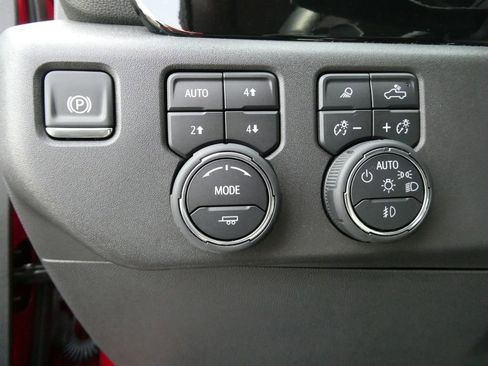 Certified 2025 Chevrolet Silverado 1500 RST image 25