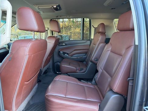 Used 2017 Chevrolet Suburban Premier image 27