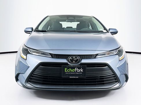 Used 2024 Toyota Corolla LE image 2