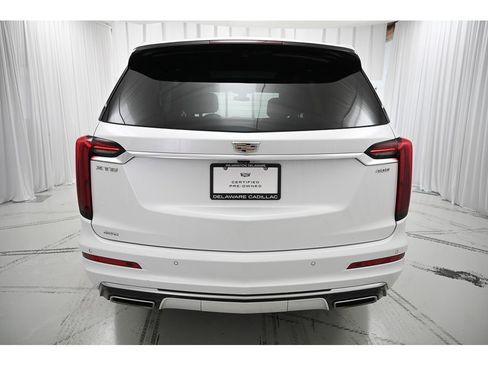 Used 2025 Cadillac XT6 Premium Luxury image 6