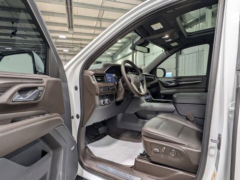 Used 2023 GMC Yukon XL Denali image 14