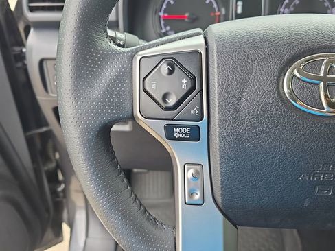 Used 2022 Toyota 4Runner SR5 Premium w/ Moonroof Package AWD/4WD image 17