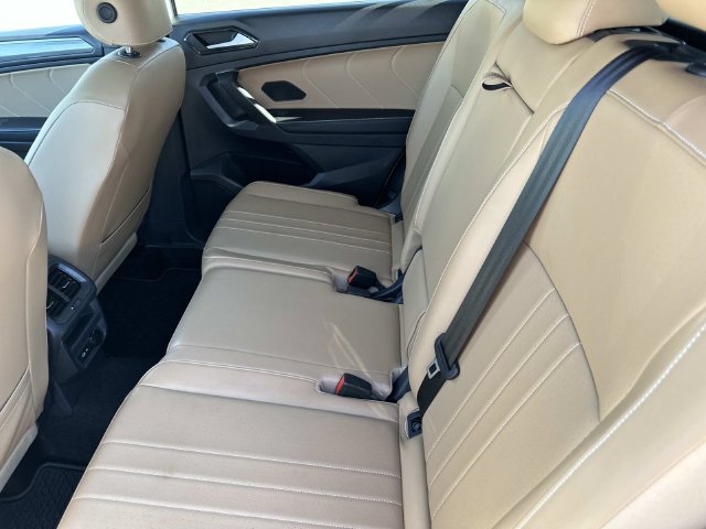 Certified 2024 Volkswagen Tiguan SE R-Line FWD image 27