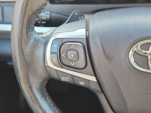Used 2016 Toyota Camry SE image 23