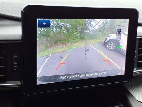 Used 2020 Ford Explorer XLT w/ Equipment Group 202A AWD/4WD image 25