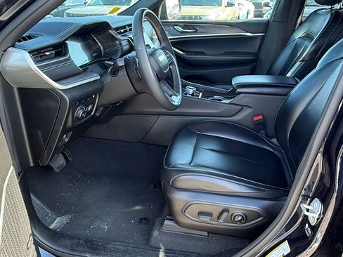 Used 2024 Jeep Grand Cherokee Limited 4xe AWD/4WD image 15