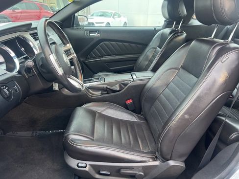 Used 2013 Ford Mustang Premium image 13