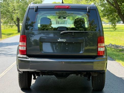 Used 2011 Jeep Liberty Sport AWD/4WD image 6
