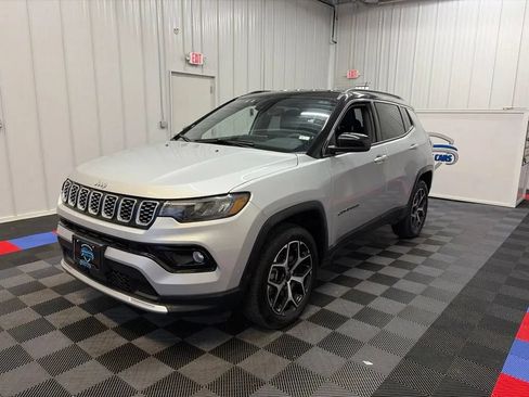 Used 2025 Jeep Compass Limited AWD/4WD image 6