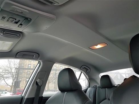 Used 2024 Toyota Camry SE image 20