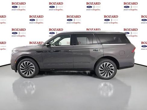 Certified 2025 Lincoln Navigator Black Label AWD/4WD image 5