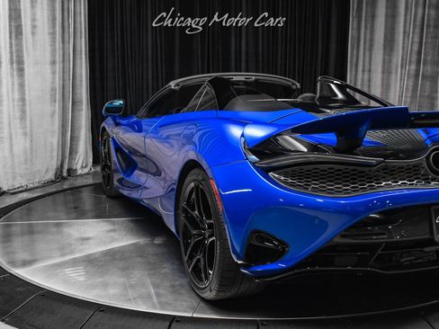 Used 2025 McLaren 750S Spider RWD image 40