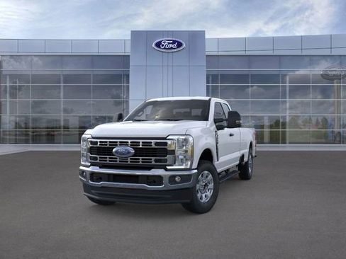 New 2025 Ford F350 XLT w/ FX4 Off-Road Package image 2