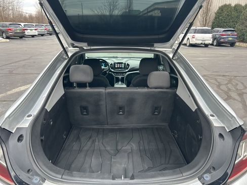 Used 2018 Chevrolet Volt LT w/ Comfort Package image 29