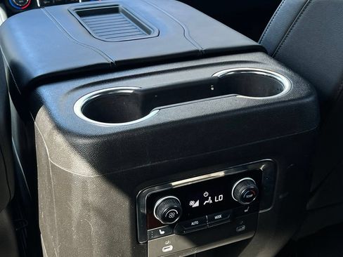 Used 2023 Chevrolet Suburban LT w/ Luxury Package RWD image 24