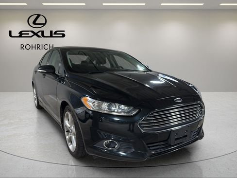 Used 2014 Ford Fusion SE FWD image 4