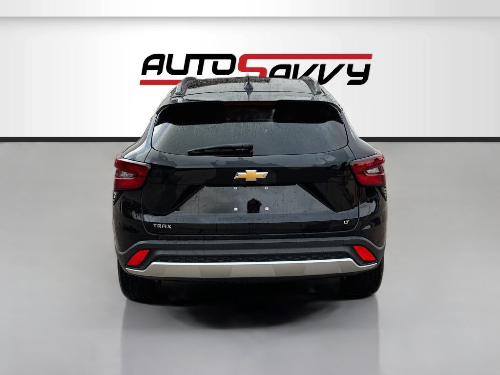 Used 2026 Chevrolet Trax LT FWD image 6