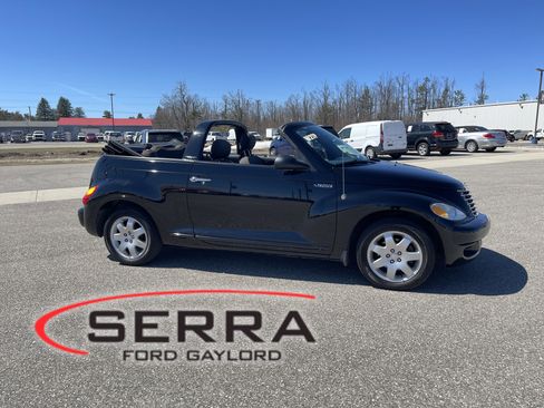 Used 2005 Chrysler PT Cruiser Touring FWD image 1