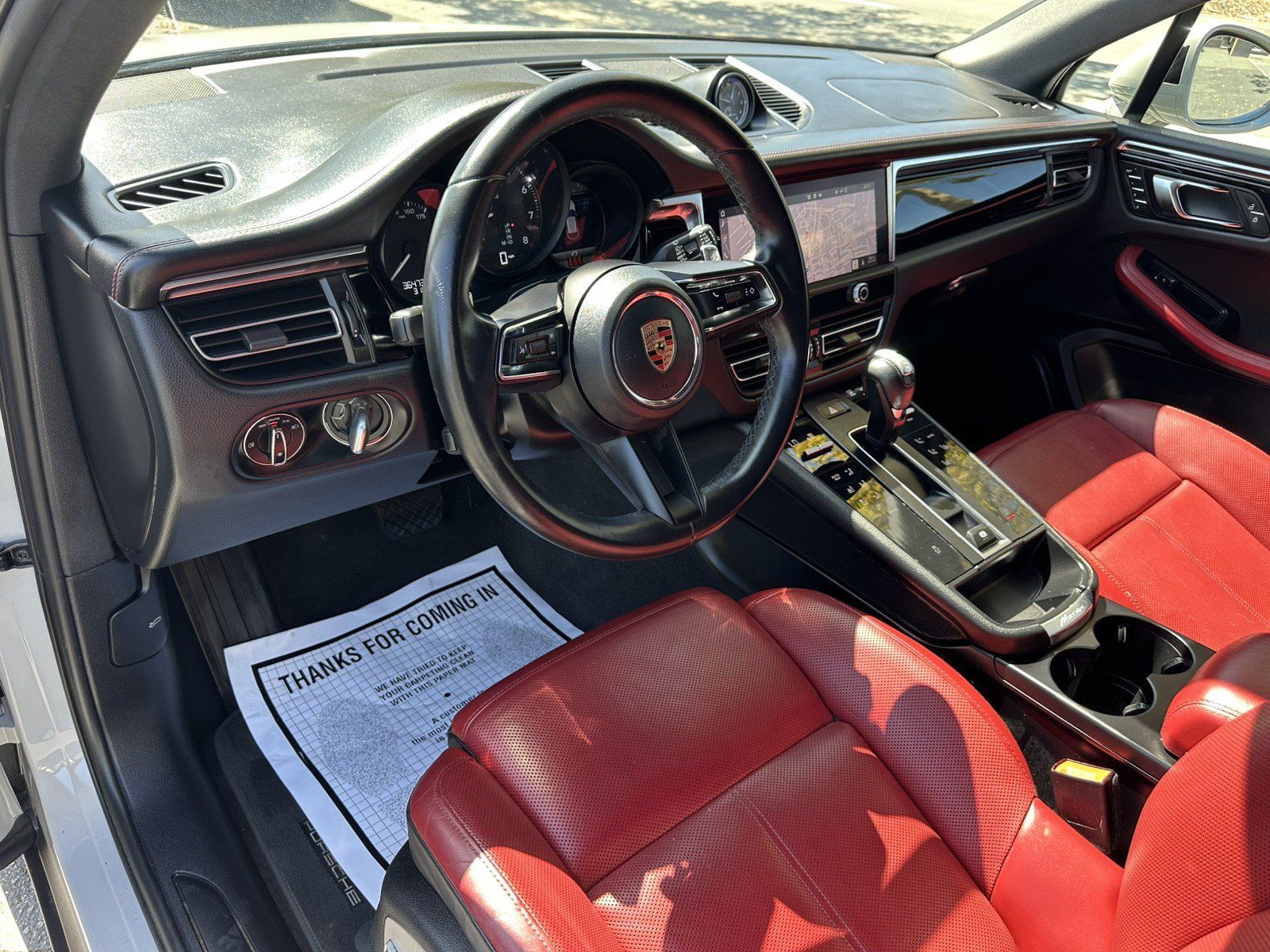 Used 2023 Porsche Macan AWD/4WD image 18