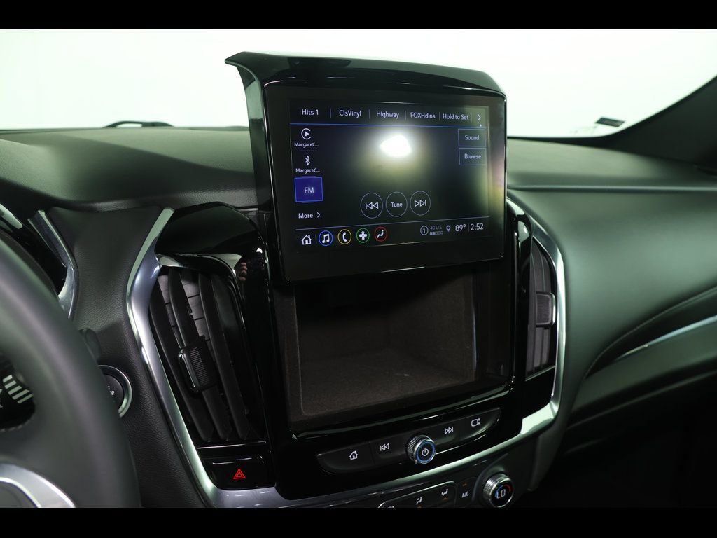 Used 2023 Chevrolet Traverse LT FWD image 27