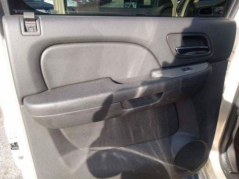Used 2008 Chevrolet Suburban LS AWD/4WD image 9