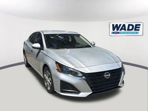 Used 2023 Nissan Altima 2.5 S FWD image 3