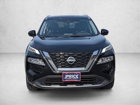 Used 2023 Nissan Rogue SL image 2