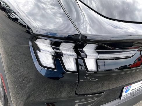 Used 2021 Ford Mustang Mach-E Select RWD image 28