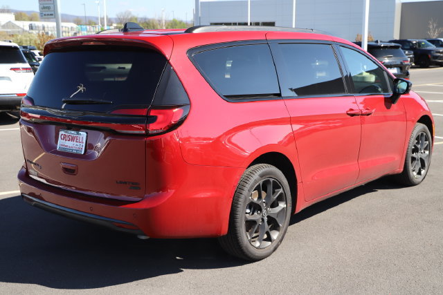 New 2026 Chrysler Pacifica Limited w/ S Appearance Package AWD/4WD image 5