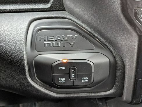 Used 2025 RAM 3500 Laramie AWD/4WD image 18