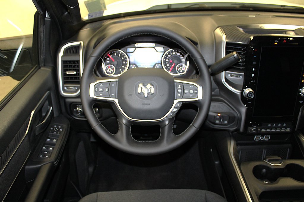 New 2026 RAM 2500 Big Horn AWD/4WD image 12