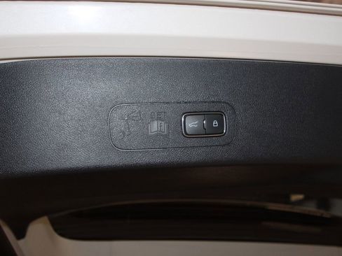 Used 2025 Lincoln Aviator AWD image 40