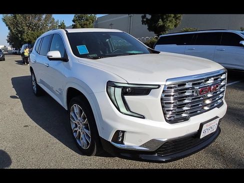 Used 2025 GMC Acadia Denali w/ Super Cruise Package FWD image 5