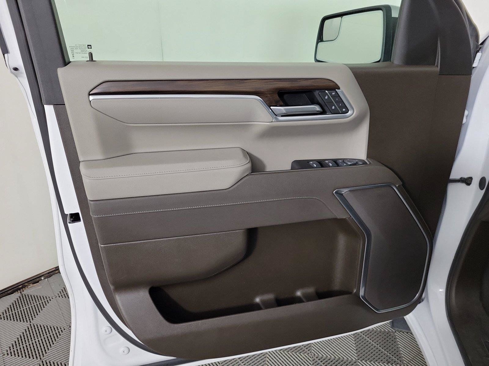 Used 2025 GMC Sierra 1500 SLT RWD image 21
