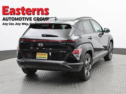 Used 2024 Hyundai Kona SEL FWD image 4