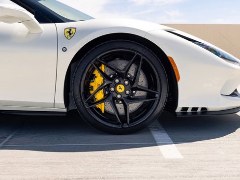 Used 2023 Ferrari F8 Tributo RWD image 25