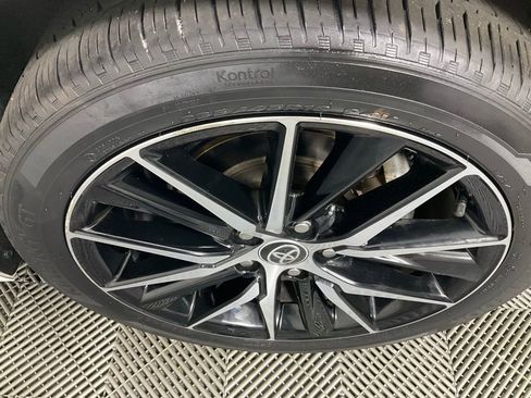 Used 2022 Toyota Camry SE image 7