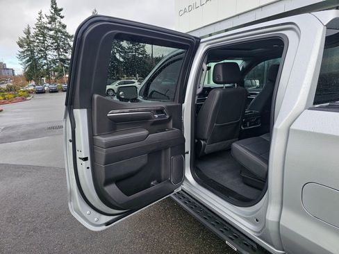 Used 2022 Chevrolet Silverado 1500 LTZ w/ LTZ Premium Package image 16