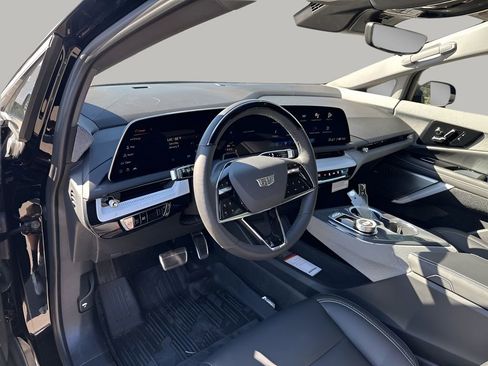 New 2026 Cadillac Optiq Luxury 1 image 26