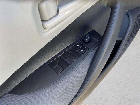 Used 2023 Toyota Corolla LE image 79
