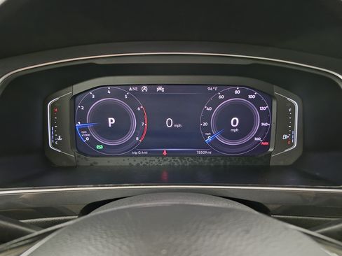 Used 2020 Volkswagen Tiguan SEL FWD image 25