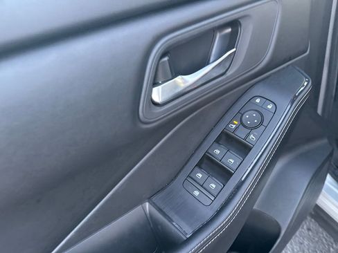 Used 2024 Nissan Rogue SV image 13