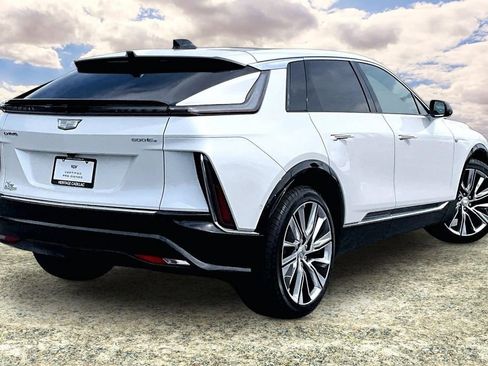 Used 2024 Cadillac Lyriq Luxury AWD/4WD image 5