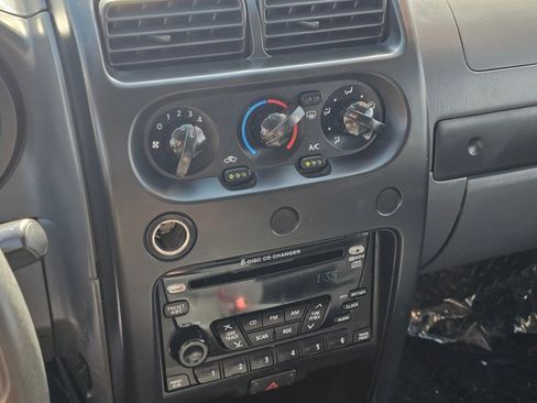 Used 2004 Nissan Frontier S/C image 7