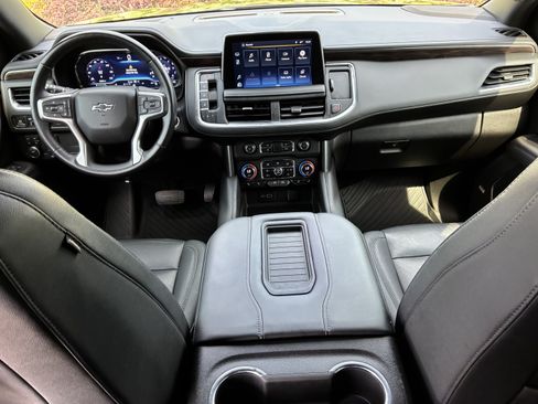 Used 2022 Chevrolet Tahoe Z71 w/ Luxury Package AWD/4WD image 20