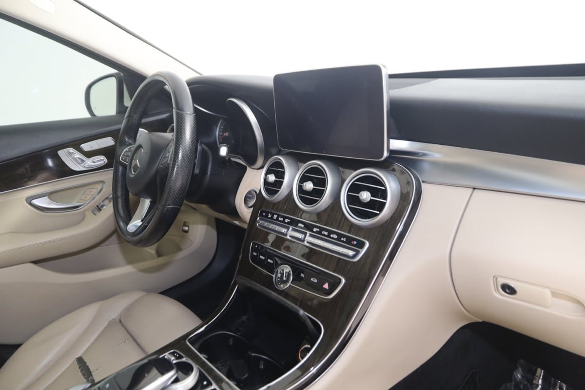 Used 2015 Mercedes-Benz C 300 4MATIC Sedan image 36