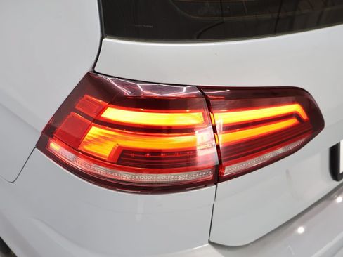 Used 2019 Volkswagen Golf S AWD/4WD image 29